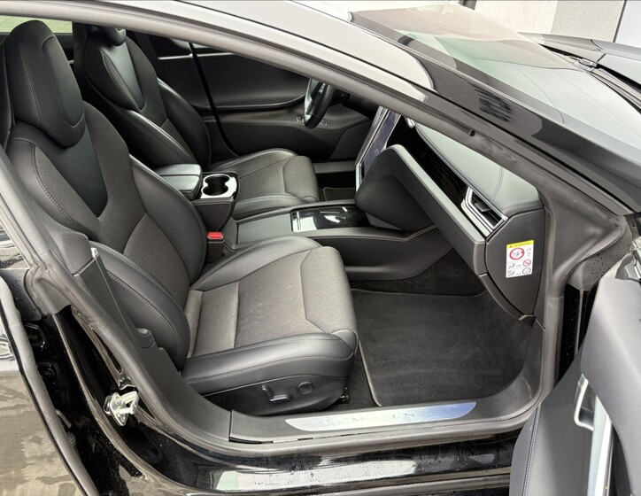 Tesla Model S 19