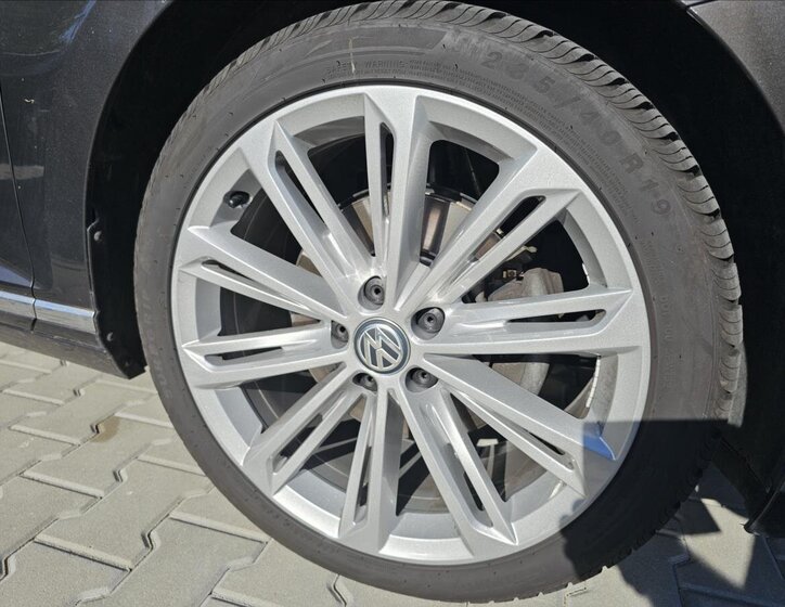 Volkswagen Passat Kombi 2,0 l 110 kw