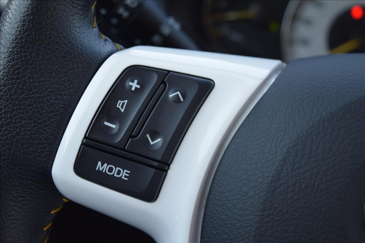 Toyota Yaris Hatchback 998,0 51 kw