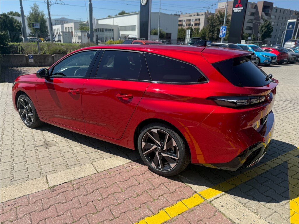 Peugeot 308 Kombi 1,2 l 107 kw