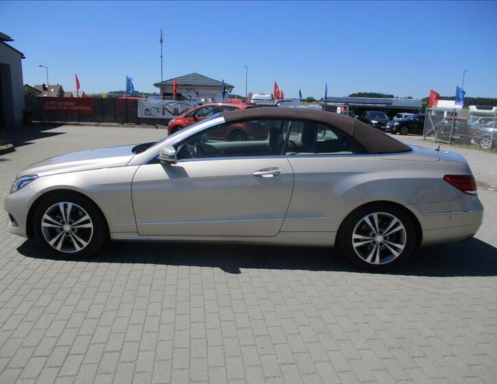 Mercedes-Benz Třídy E 30