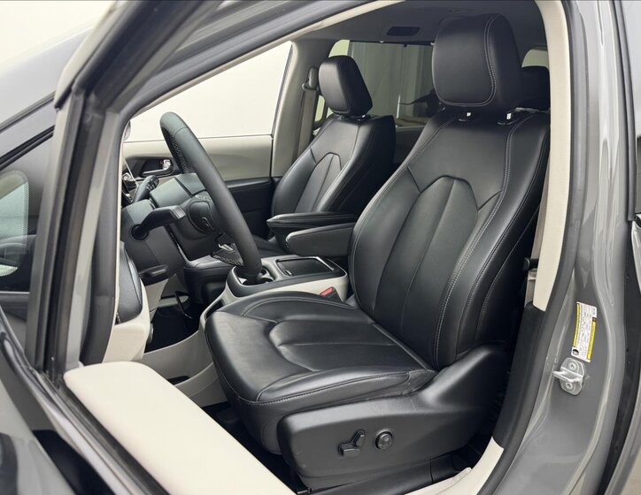 Chrysler Pacifica MPV 3,6 l 214 kw