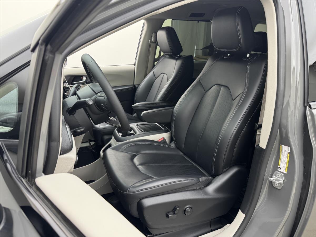 Chrysler Pacifica MPV 3,6 l 214 kw