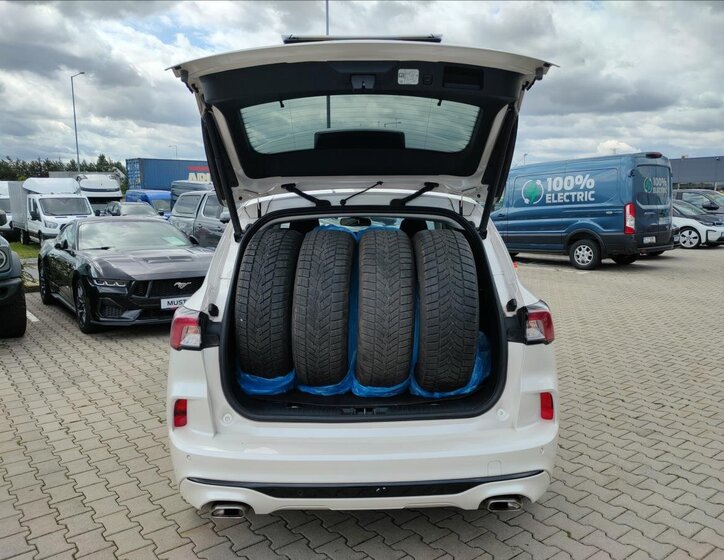 Ford Kuga SUV / Terénní 2,0 l 140 kw