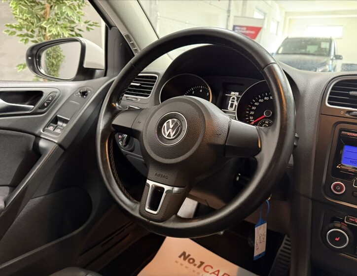 Volkswagen Golf 17