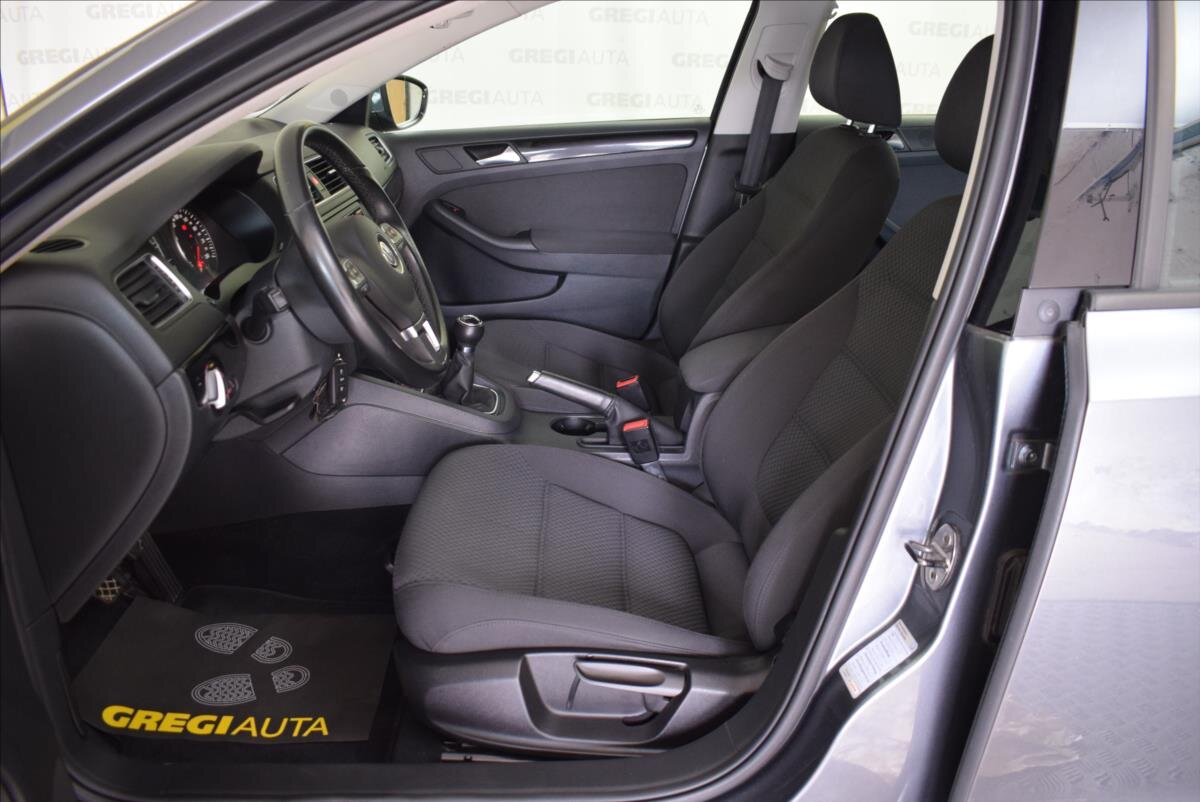 Volkswagen Jetta Sedan 1,2 l 77 kw