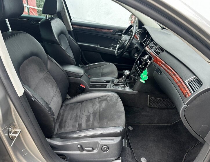 Škoda Superb Kombi 3,6 l 191 kw