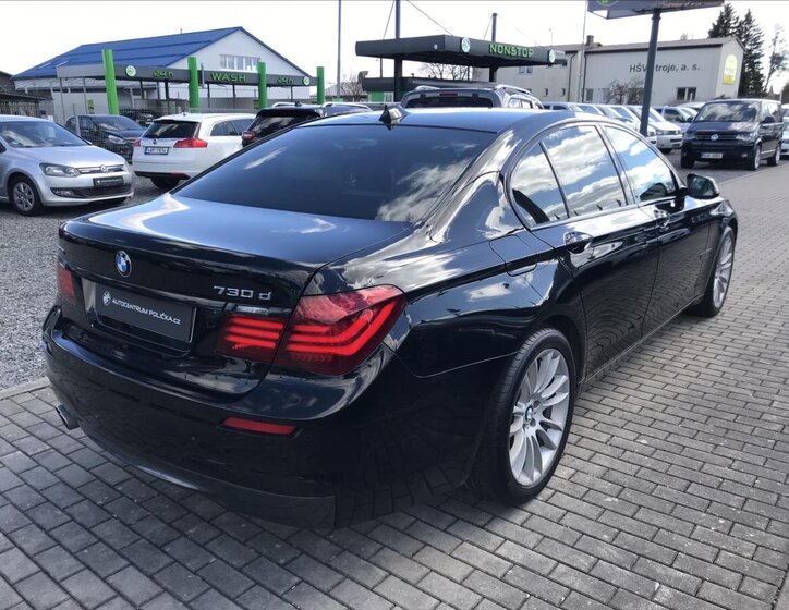 BMW Řada 7 Sedan / Limuzína 3,0 l 190 kw