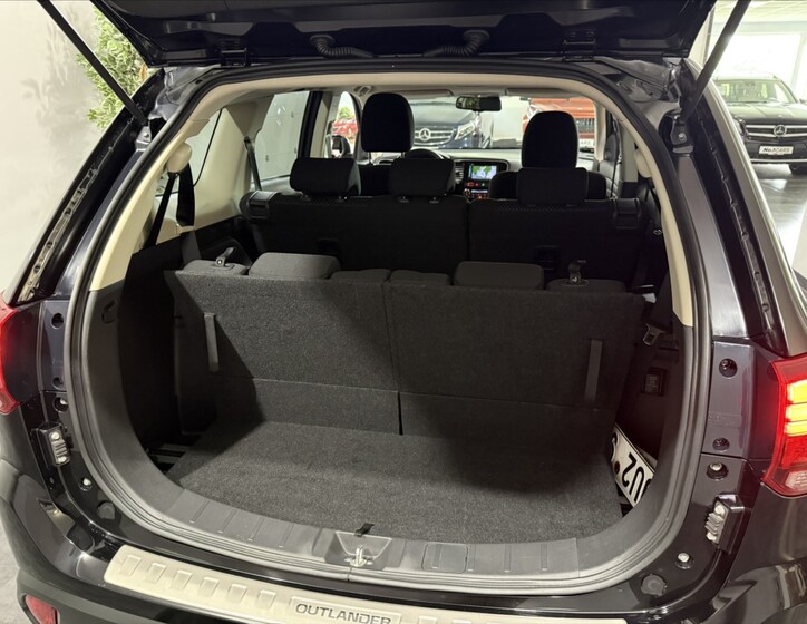 Mitsubishi Outlander 26