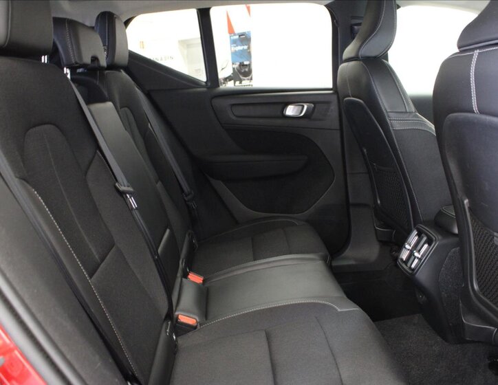 Volvo XC40 SUV / Terénní 2,0 l 182 kw