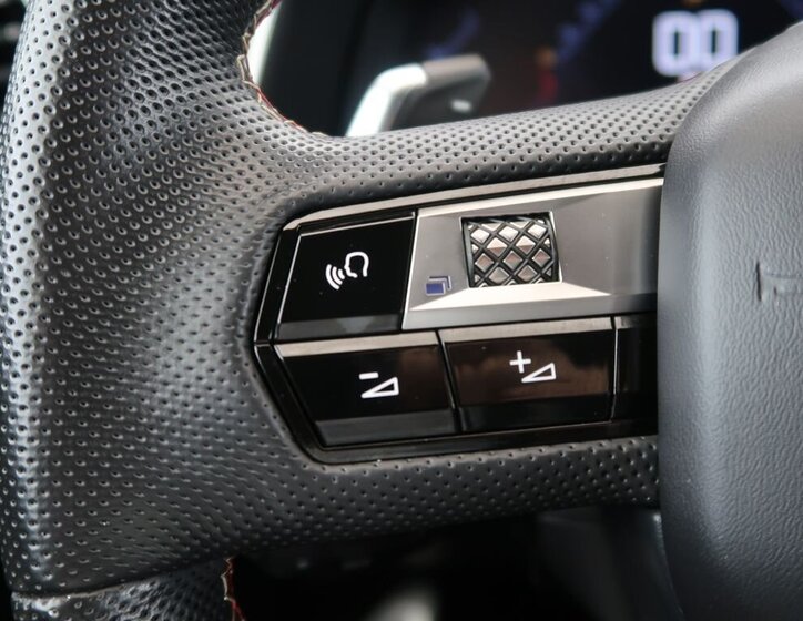 DS Automobiles DS7 Crossback SUV / Terénní 1,6 l 133 kw
