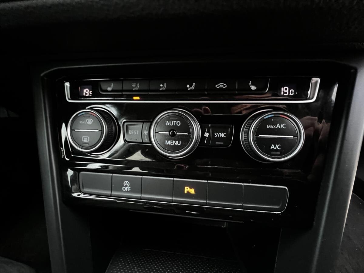 Volkswagen Touran Kombi 1,6 l 85 kw