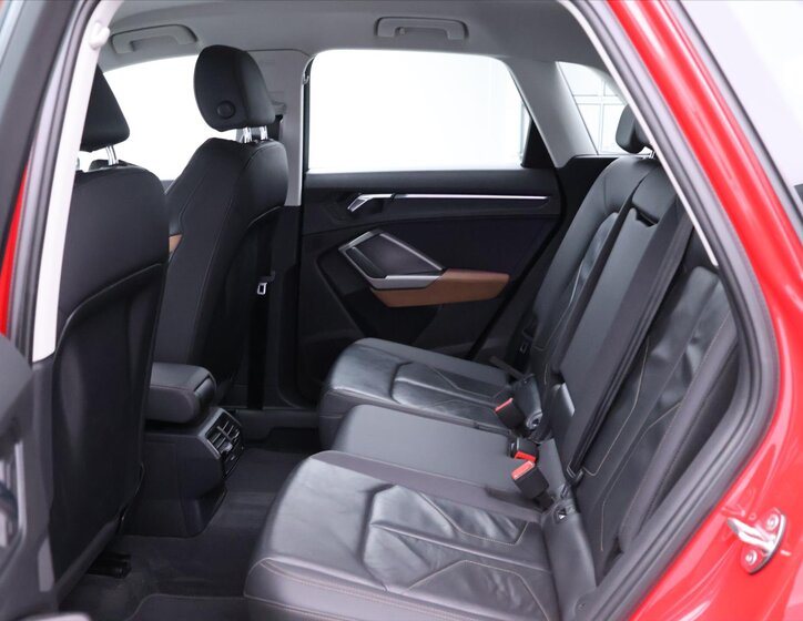 Audi Q3 SUV / Terénní 2,0 l 110 kw