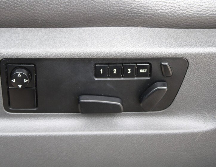 Volkswagen Touareg SUV / Terénní 3,0 l 165 kw