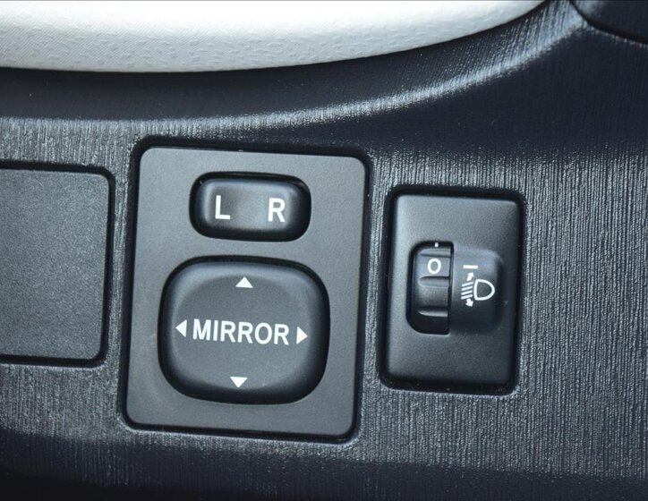 Toyota Yaris Hatchback 998,0 51 kw