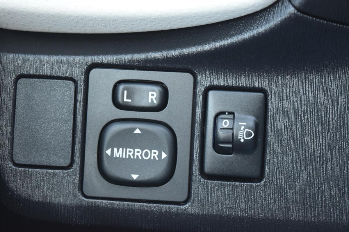 Toyota Yaris Hatchback 998,0 51 kw