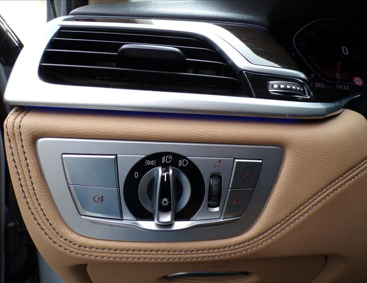 BMW Řada 7 Sedan / Limuzína 3,0 l 195 kw