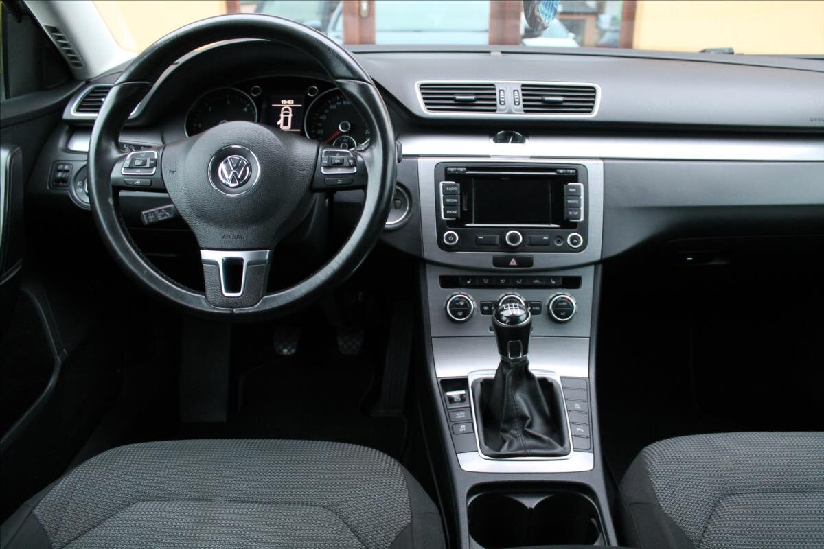 Volkswagen Passat Kombi 1,6 l 77 kw