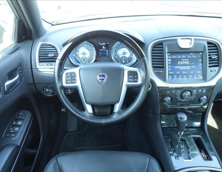 Lancia Thema Sedan / Limuzína 3,0 l 140 kw
