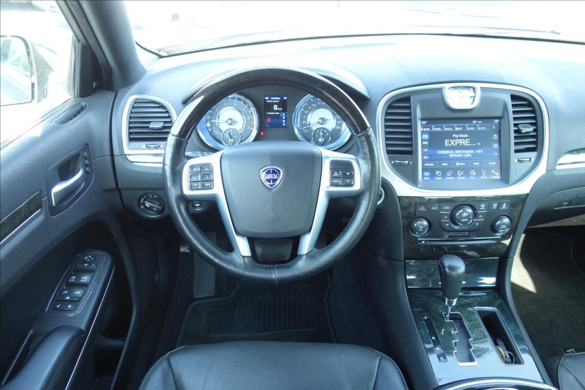 Lancia Thema Sedan / Limuzína 3,0 l 140 kw