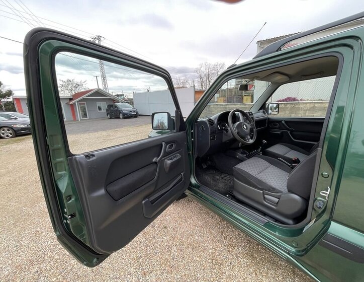 Suzuki Jimny SUV / Terénní 1,5 l 63 kw