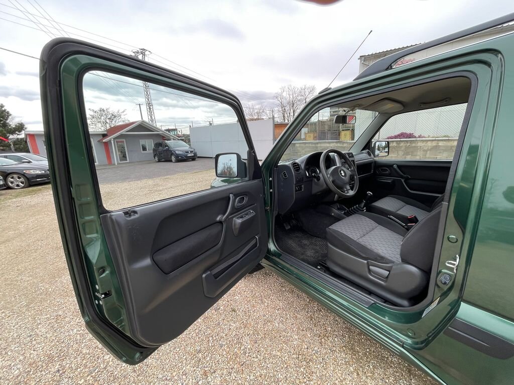 Suzuki Jimny SUV / Terénní 1,5 l 63 kw