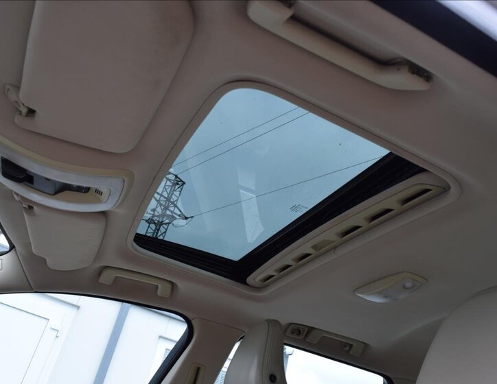 Volvo XC70 Kombi 2,4 l 120 kw