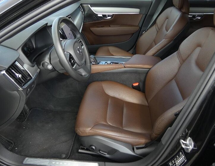 Volvo S90 Sedan / Limuzína 2,0 l 173 kw