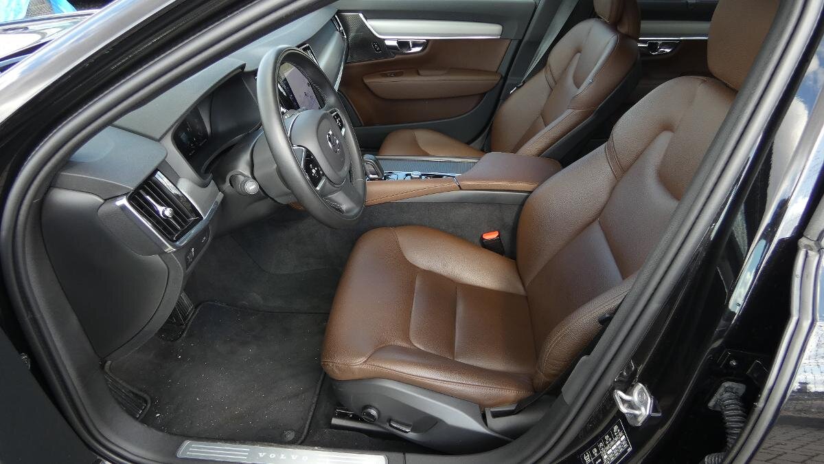 Volvo S90 Sedan / Limuzína 2,0 l 173 kw