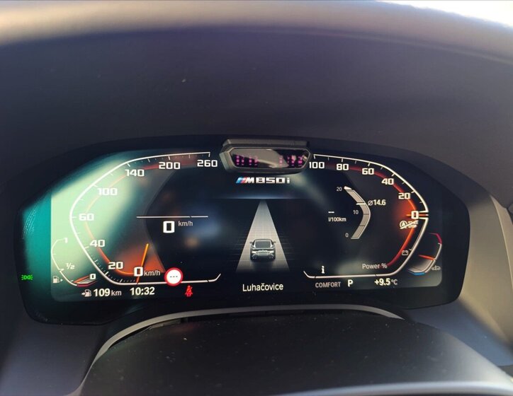 BMW Řada 8 Kupé 4,4 l 390 kw