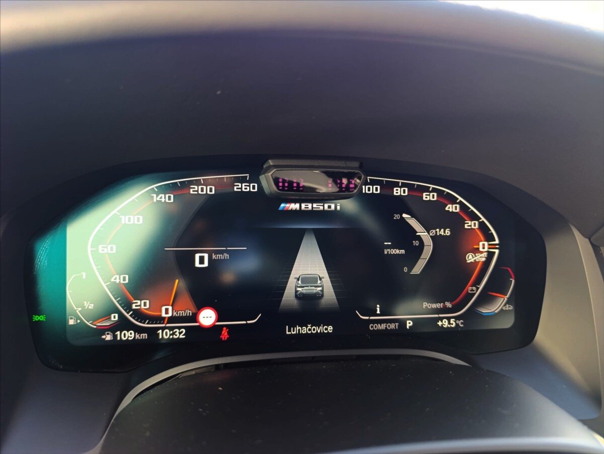 BMW Řada 8 Kupé 4,4 l 390 kw