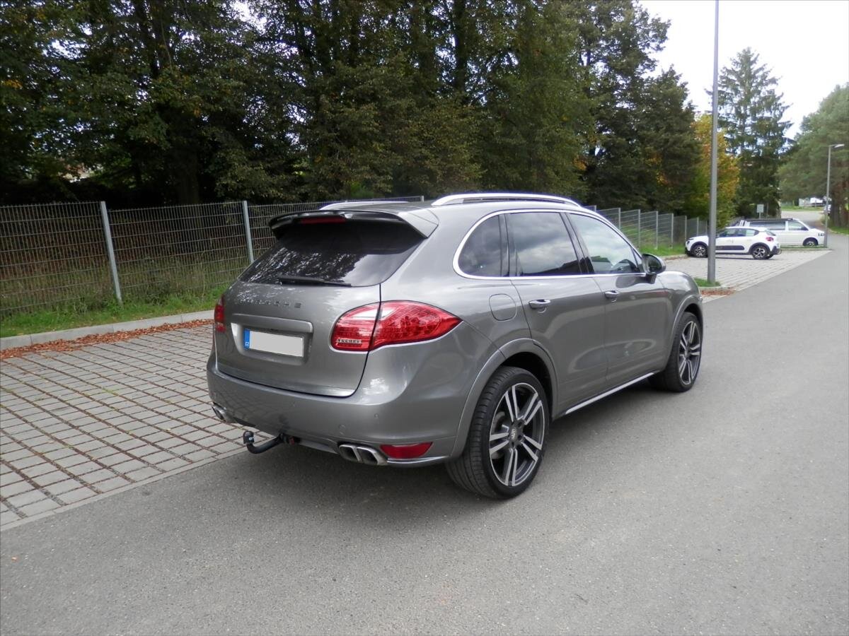 Porsche Cayenne SUV 4,1 l 281 kw