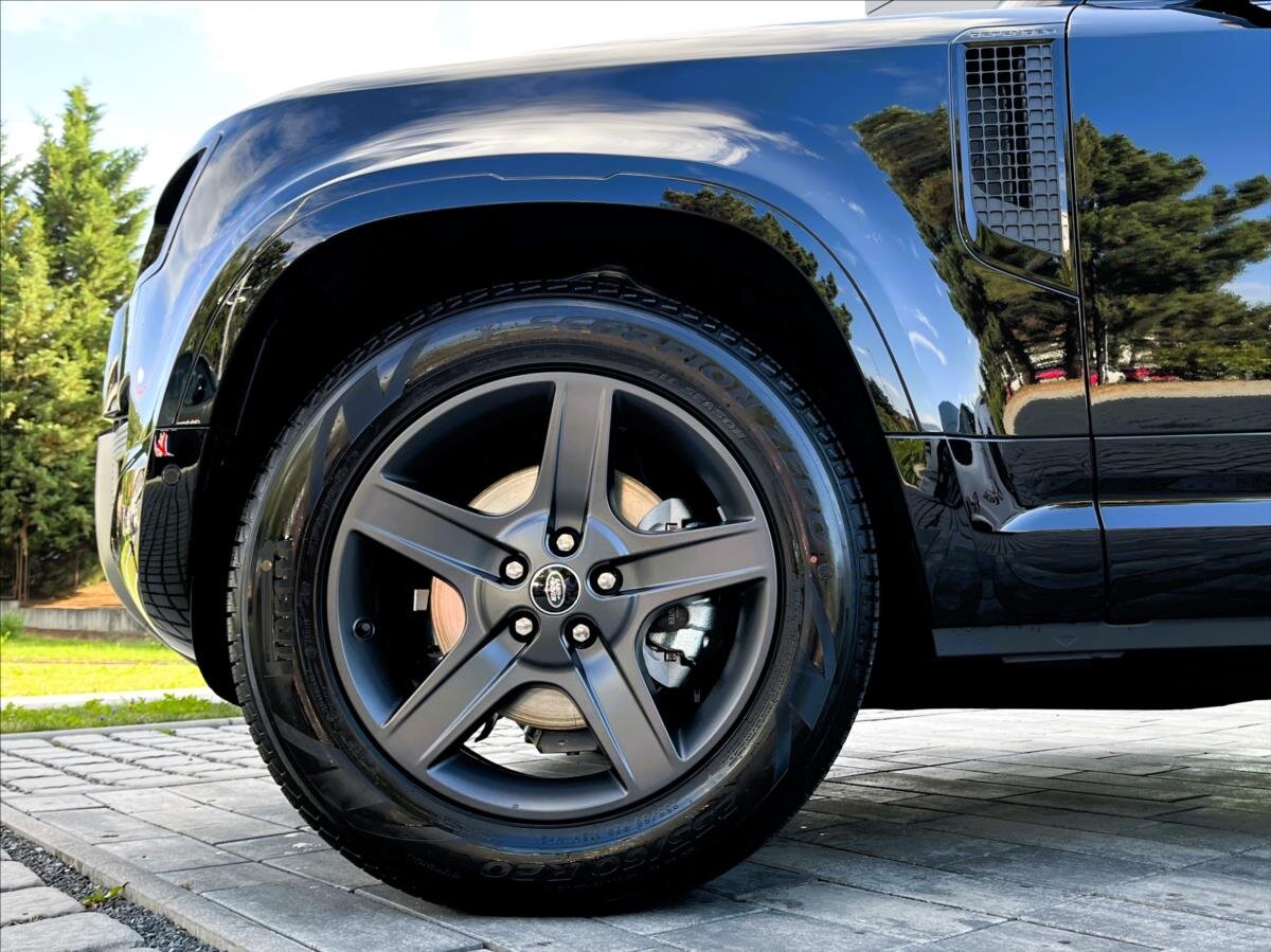 Land Rover Defender SUV 3,0 l 183 kw