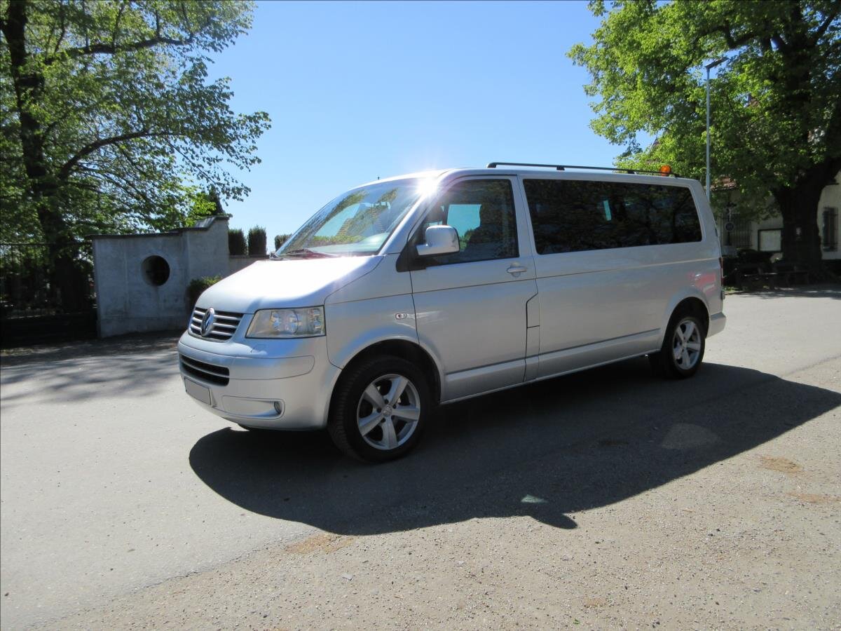 Volkswagen Caravelle Kombi 2,5 l 128 kw