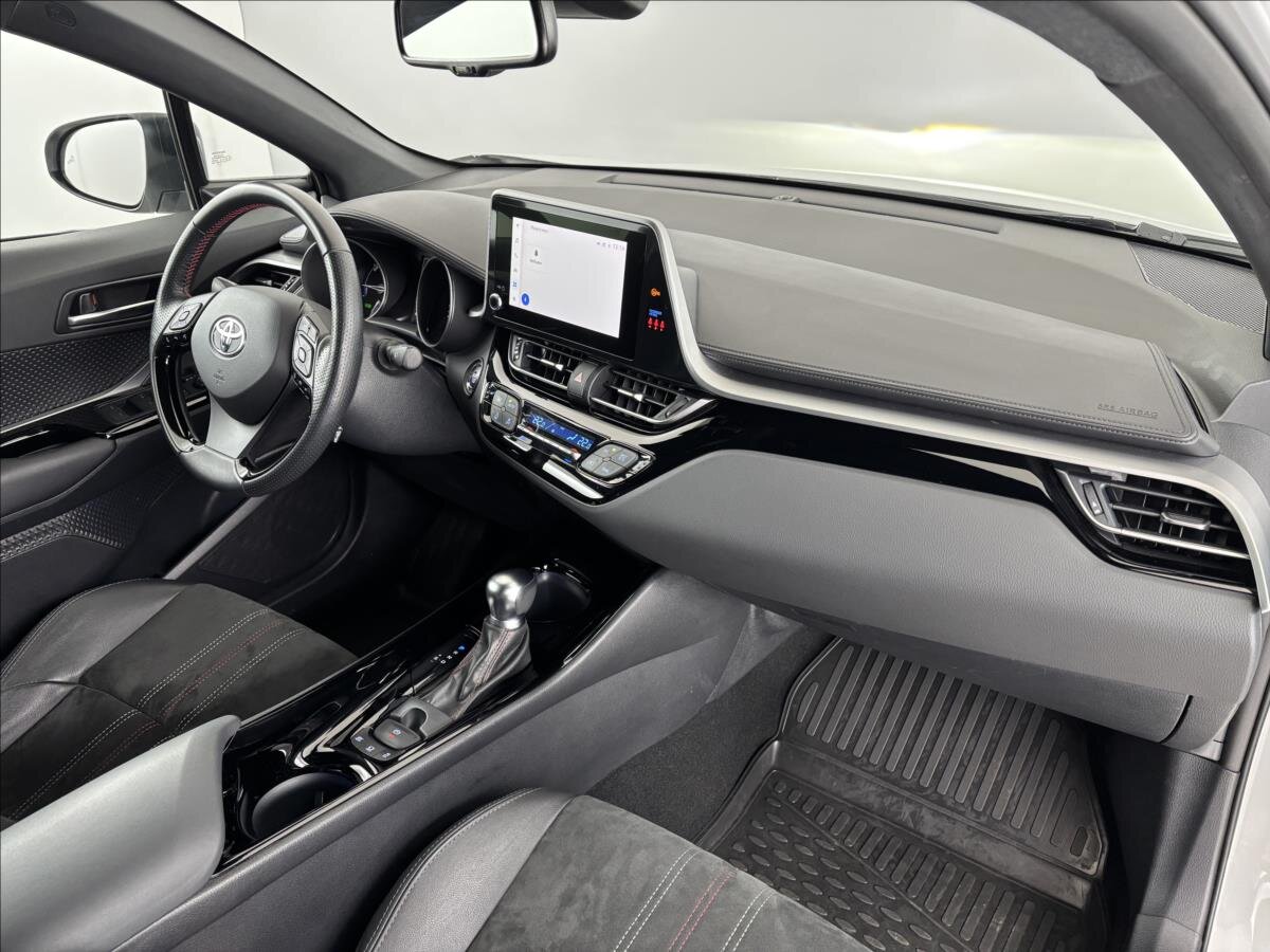 Toyota C-HR SUV 2,0 l 135 kw