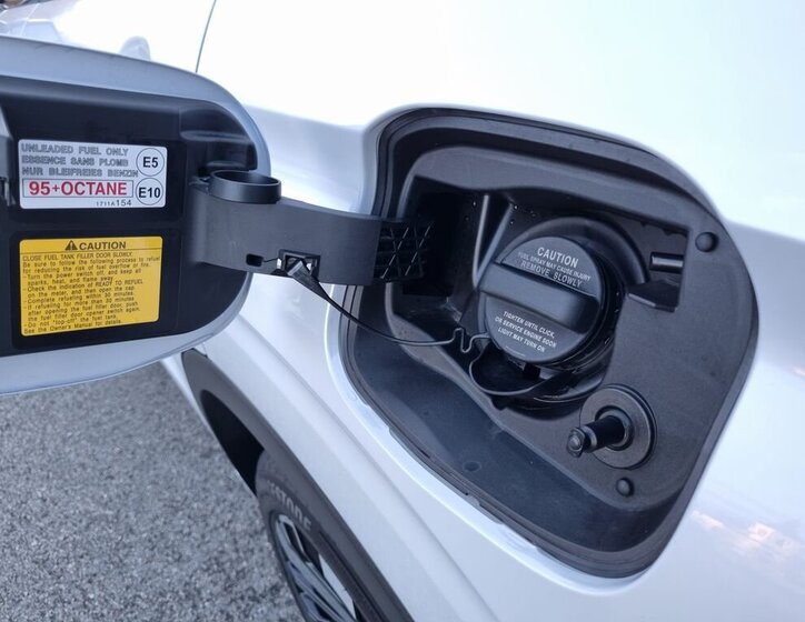 Mitsubishi Outlander SUV 2,4 l 225 kw