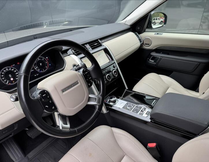 Land Rover Discovery 9