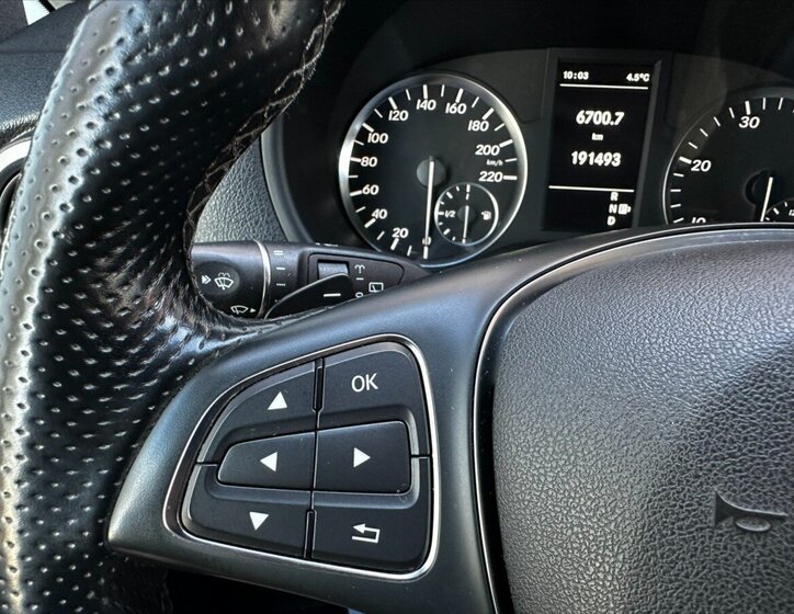 Mercedes-Benz Vito 21