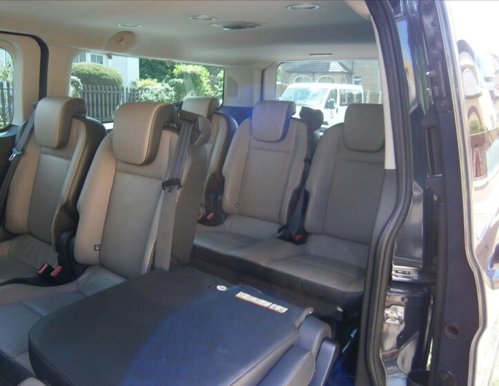 Ford Tourneo Custom 9