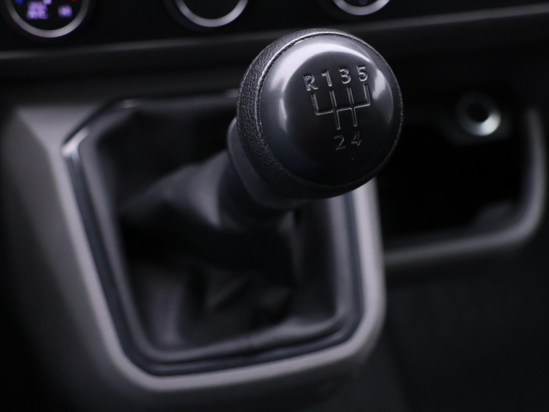 Volkswagen Transporter Kombi 2,0 l 81 kw