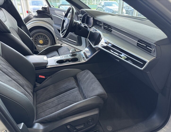 Audi A6 Allroad Kombi 3,0 l 210 kw