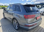 Audi Q7 4