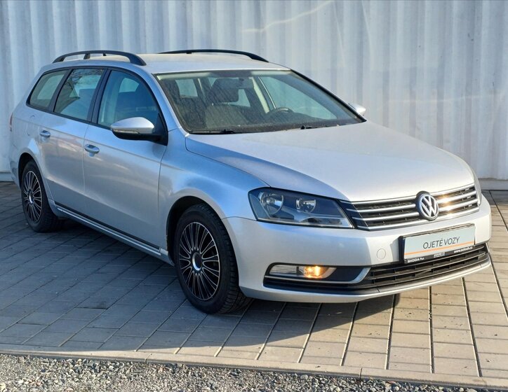Volkswagen Passat Kombi 1,6 l 77 kw