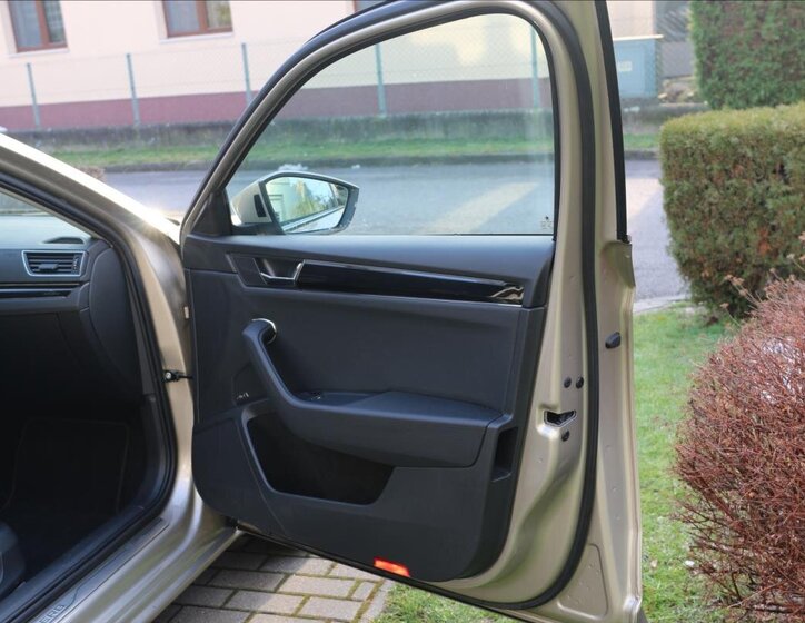 Škoda Superb Kombi 2,0 l 147 kw