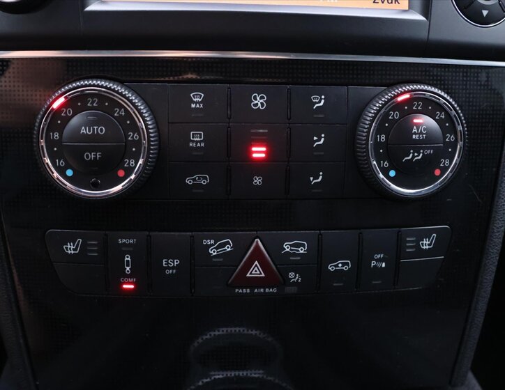 Mercedes-Benz Třídy M 30