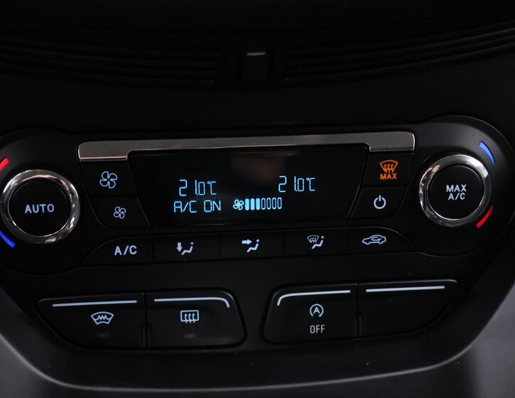 Ford Kuga SUV / Terénní 1,6 l 110 kw