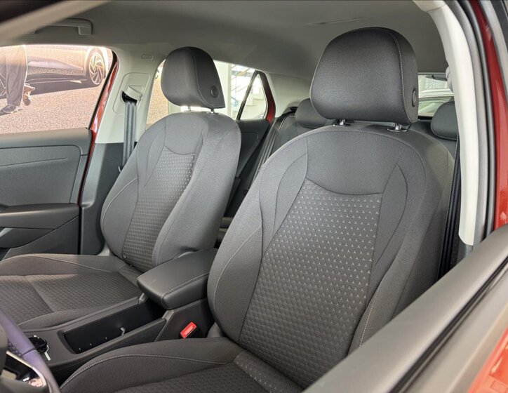 Volkswagen T-Roc SUV / Terénní 1,5 l 110 kw