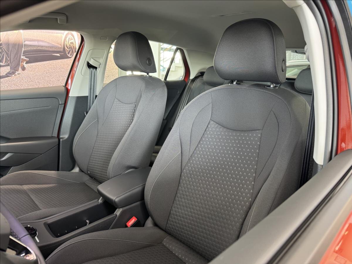 Volkswagen T-Roc SUV / Terénní 1,5 l 110 kw