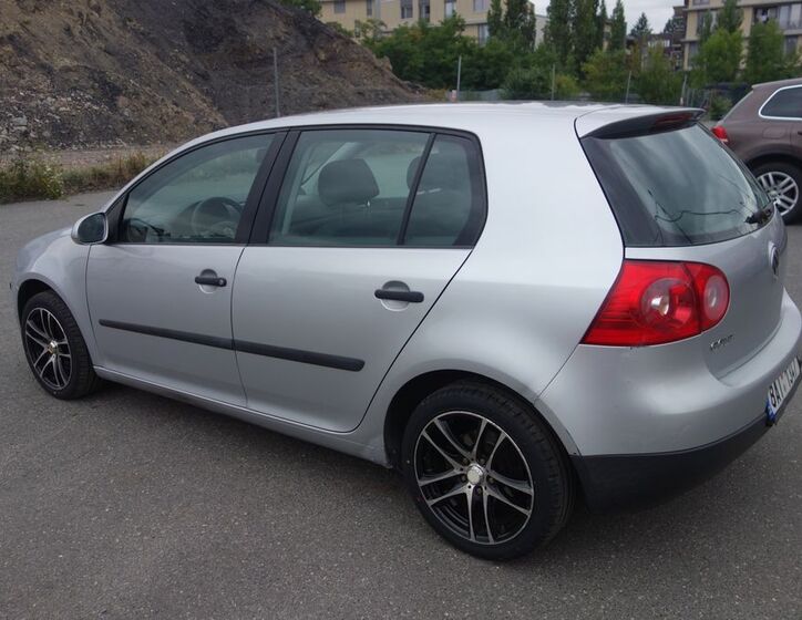 Volkswagen Golf 11