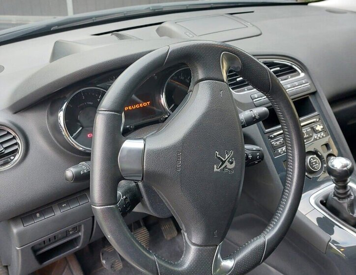 Peugeot 5008 MPV 0,0 0